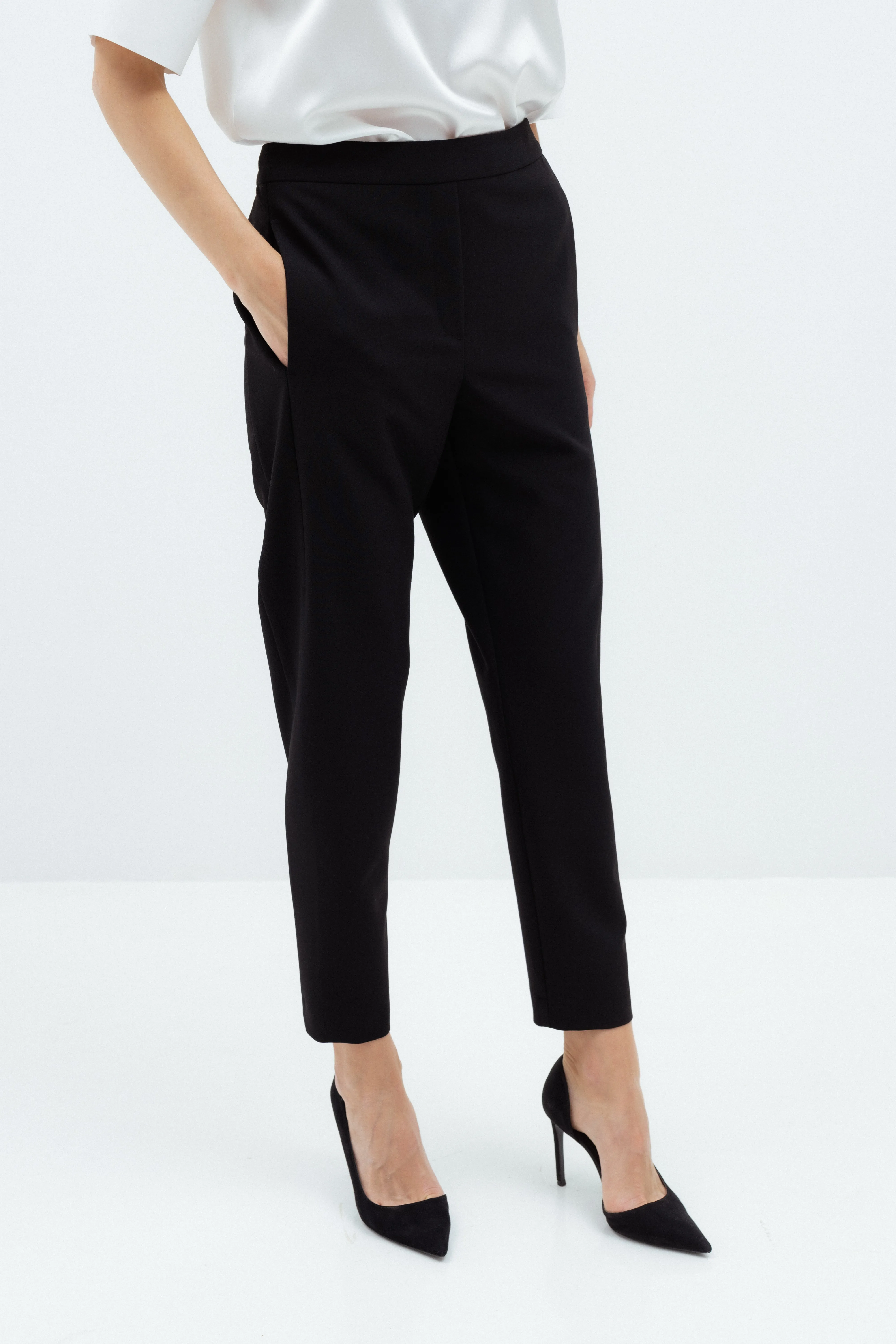 BLACK JOGGER TROUSERS