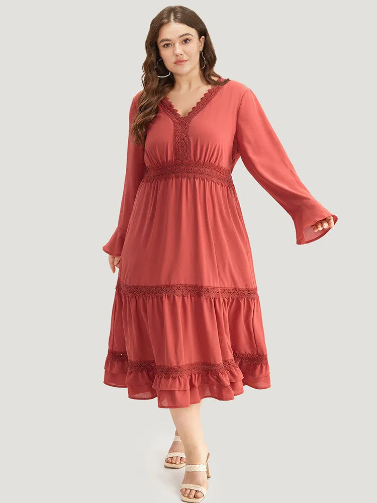 Contrast Lace Bell Sleeve Layered Hem Dress