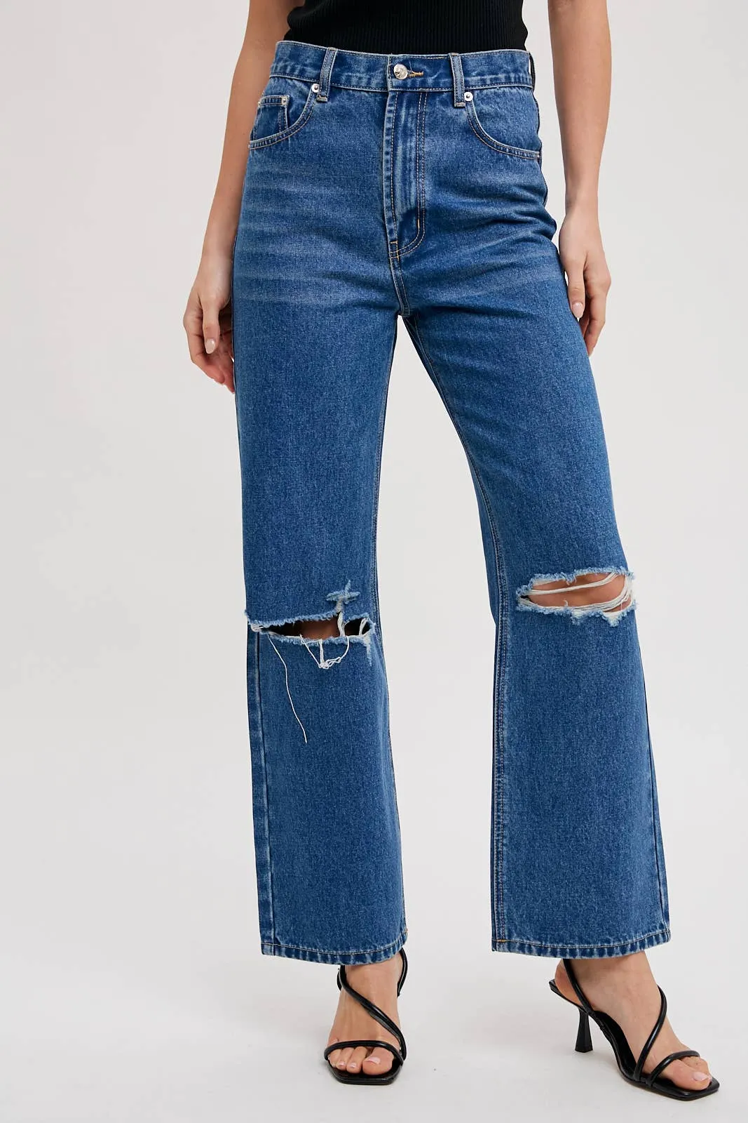 HIGH RISE DISTRESSED DENIM JEANS: MED.WASH