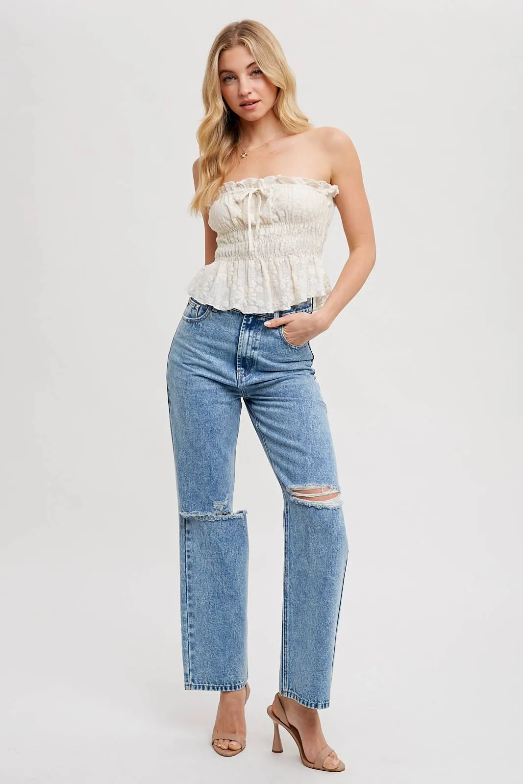 HIGH RISE DISTRESSED DENIM JEANS: MED.WASH