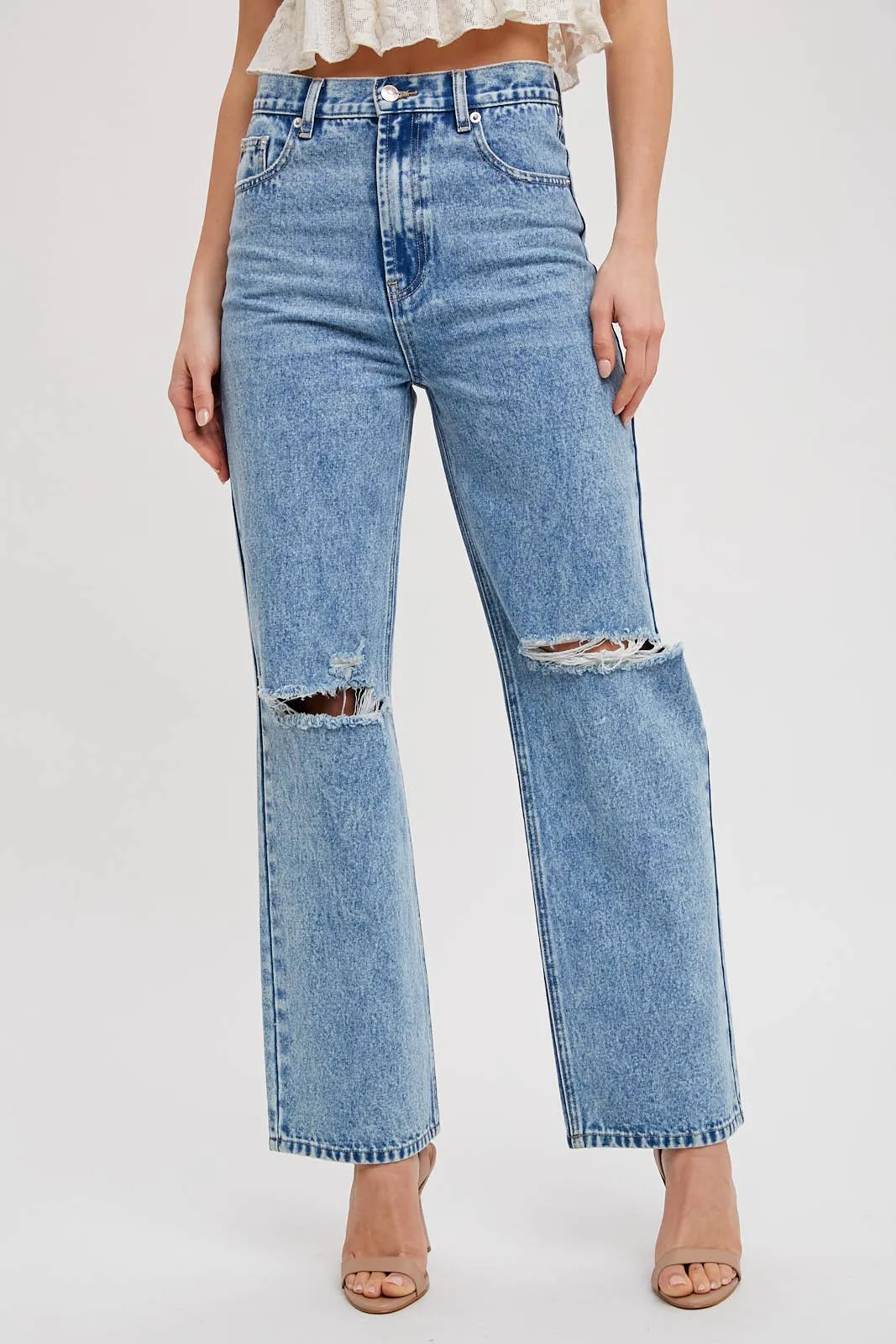 HIGH RISE DISTRESSED DENIM JEANS: MED.WASH