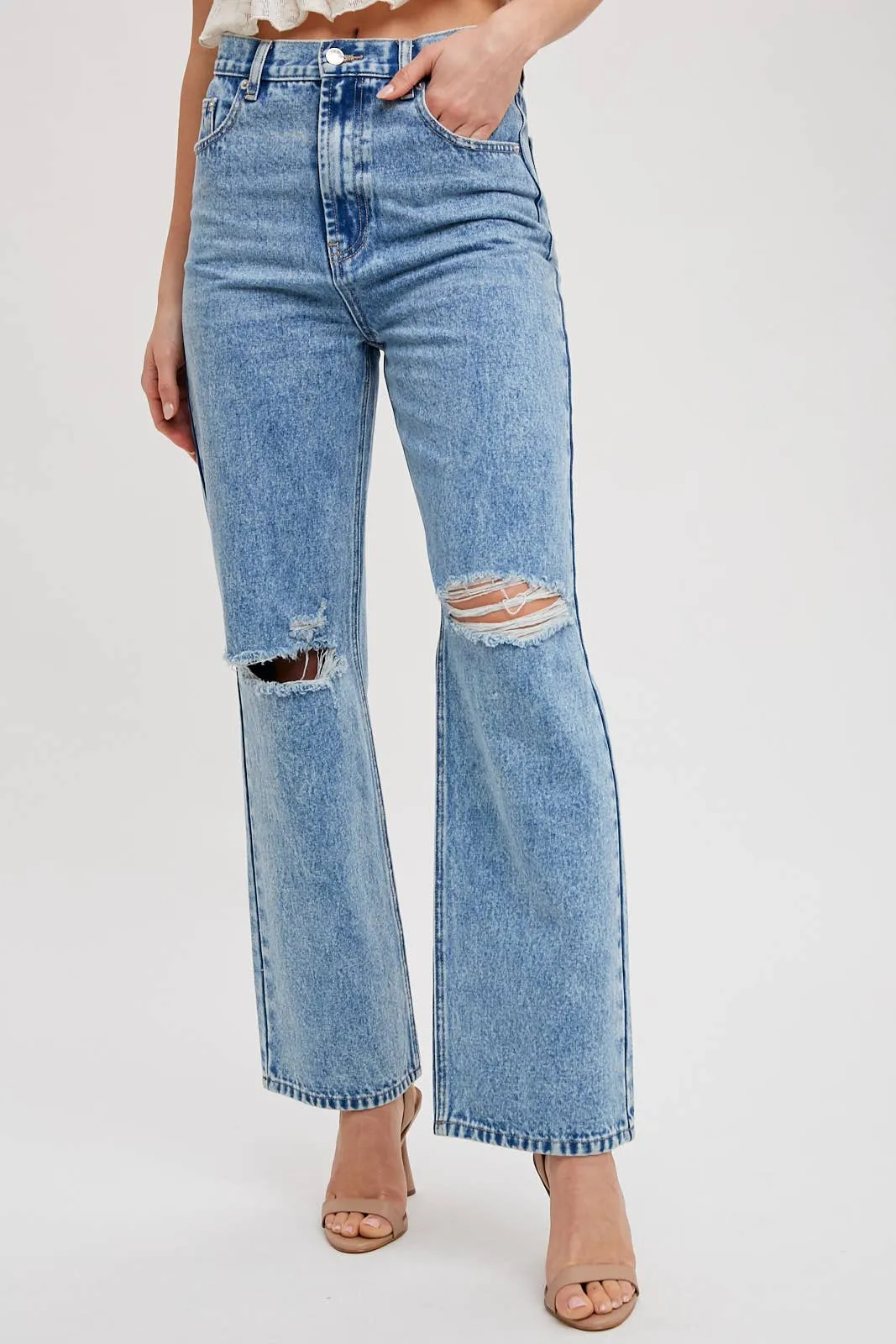 HIGH RISE DISTRESSED DENIM JEANS: MED.WASH