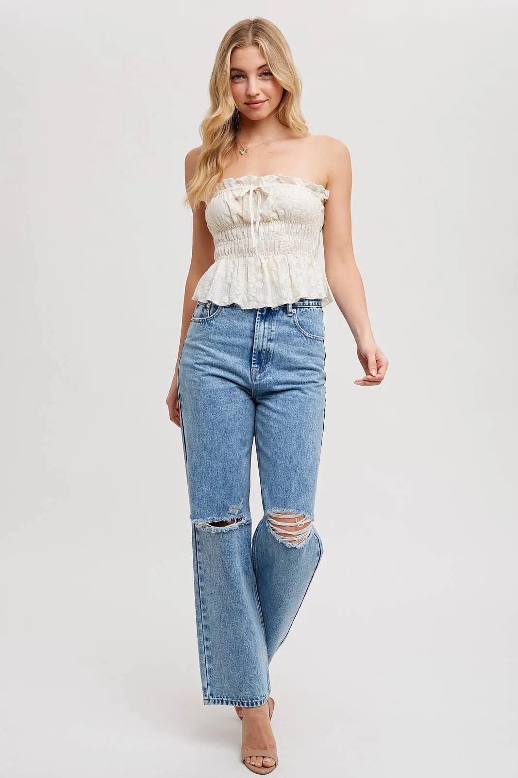 HIGH RISE DISTRESSED DENIM JEANS: MED.WASH