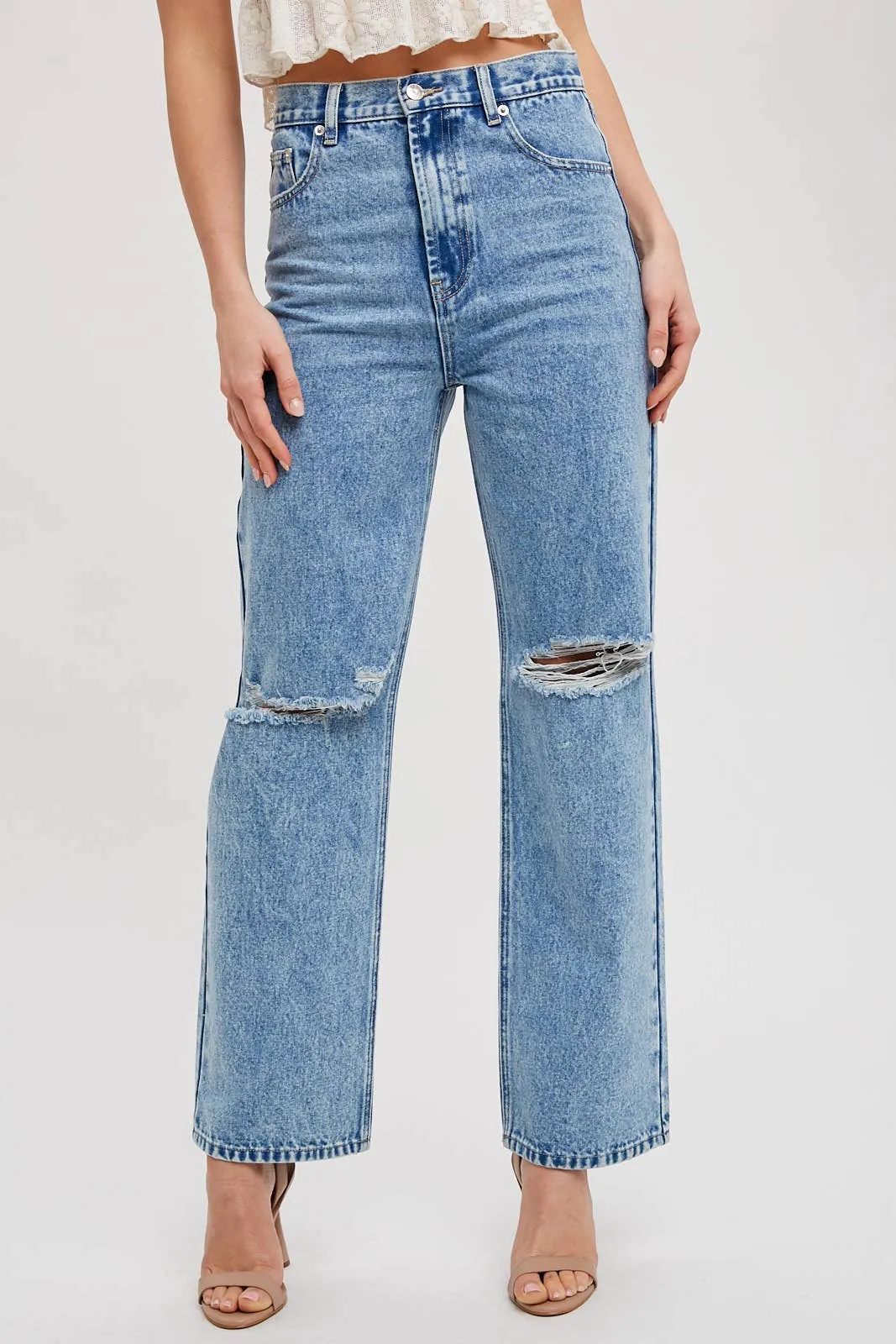 HIGH RISE DISTRESSED DENIM JEANS: MED.WASH