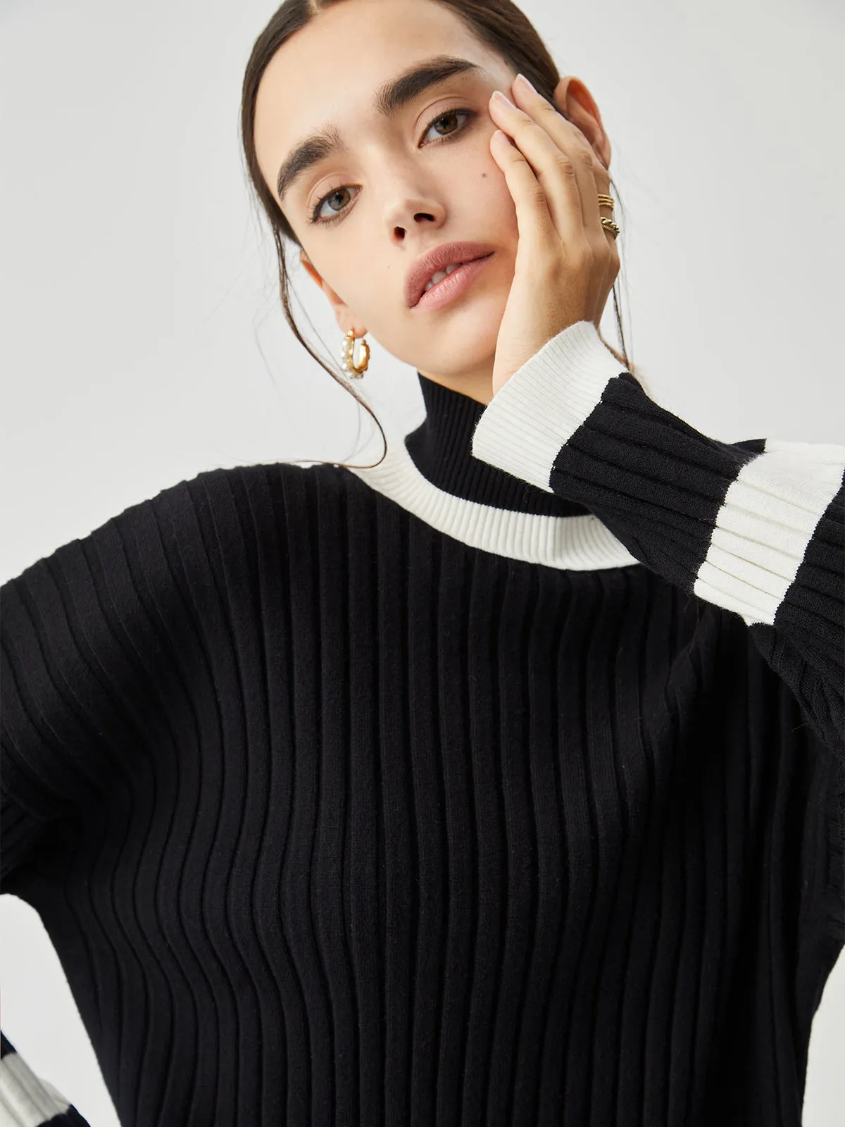 Ribbed Knit Contrast Trendy Trim Mock Neck Sweater